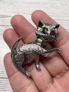 Vintage Silver Tone Cat Pin with Green Eyes Mid-Century Jewelry Brooch